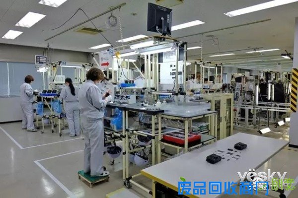 美女组装老法师调教 X-Pro2工厂诞生记