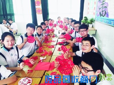 用传统文化“熏”出儒雅少年