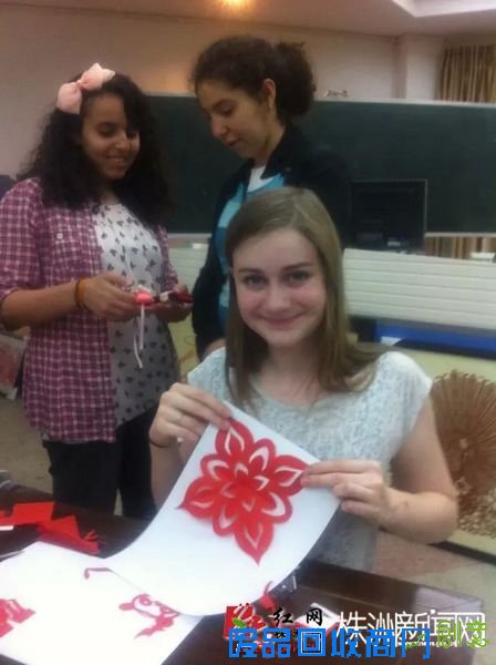 nEO_IMG_晒剪纸成果