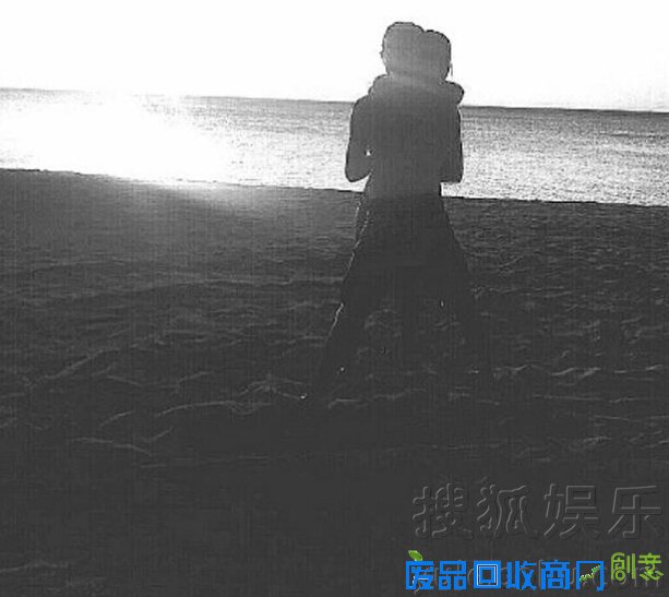 布鲁克林秀恩爱贝嫂点赞 16岁女友清纯可人(图)