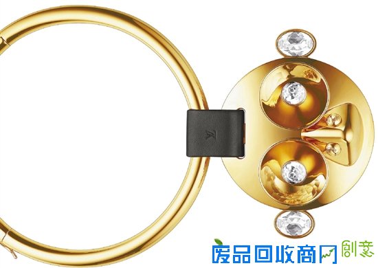 大牌傍猴：这猴样，丑哭了吧