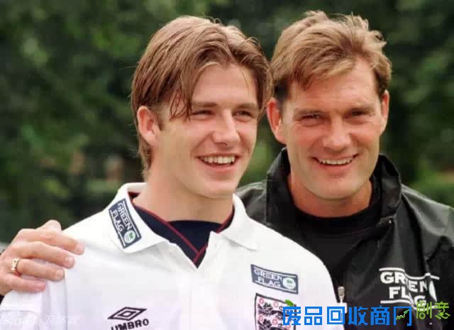 贝克汉姆40岁豪华生日，多图致敬世界上最会踢球的超级奶爸