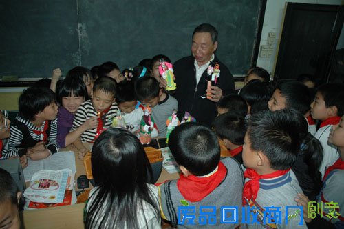 朱吕贵 一捏六十年