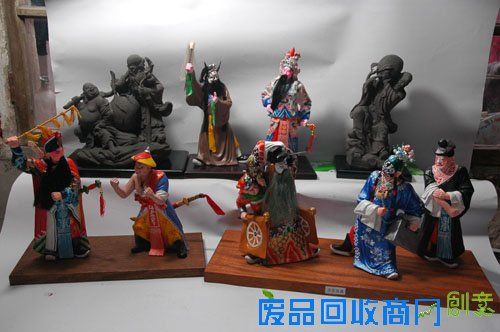 朱吕贵 一捏六十年