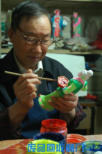 朱吕贵 一捏六十年