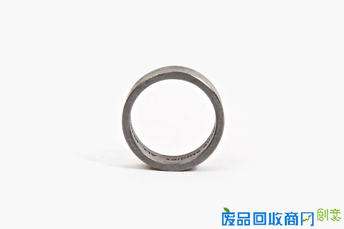 北欧极简主义,ALL_BLUES 为 Acne Studios 打造全新饰品(图)