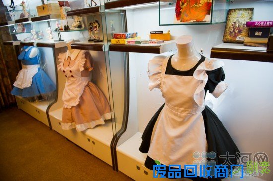 郑州摄影师开女仆咖啡馆 萌萌女仆吸引动漫迷