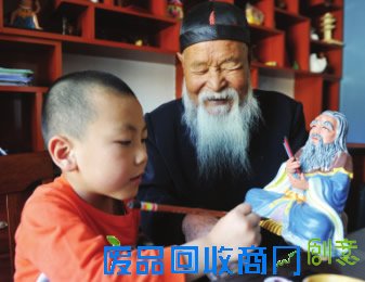 杨栖鹤，童颜鹤发掌门人