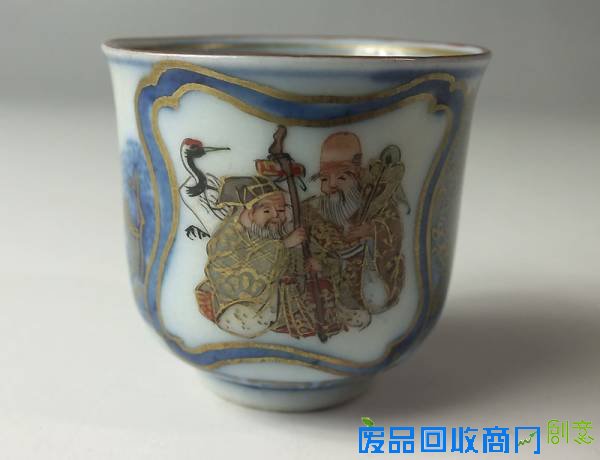 老人收藏万只酒器 揭秘酒器惊人收藏价值