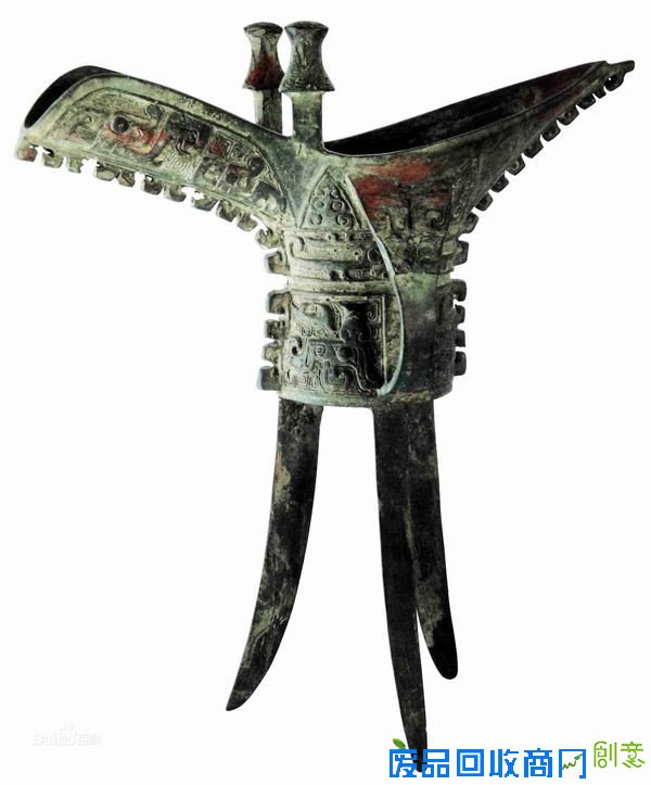 老人收藏万只酒器 揭秘哪些酒器价值连城