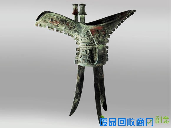 老人收藏万只酒器 揭秘哪些酒器价值连城