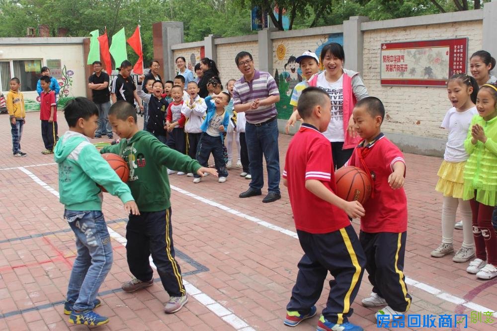 趣味运动会趣味无穷 快乐松江校快乐无限