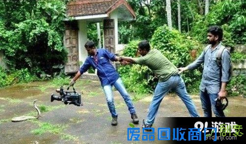 我们都是深井冰：这么直播真的好吗？