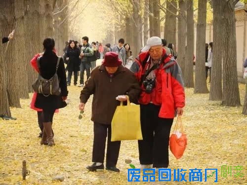 一生中最后的存折是老伴！！！