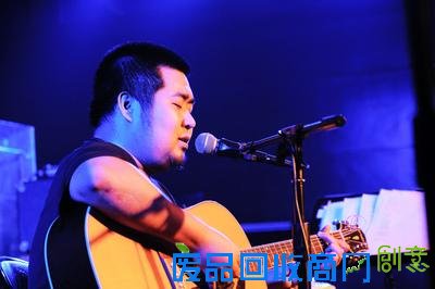 “南山南”火了 盘点那些“好声音”唱红的民谣