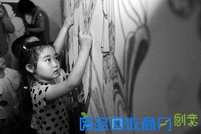 798艺术区启动儿童艺术周 孩子们与大师同台作画