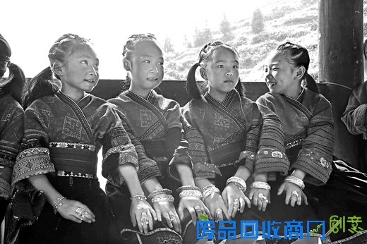 花衣 红瑶女的美丽证物