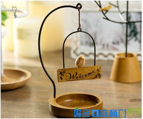 你的书桌上要有复古风