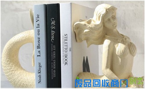 你的书桌上要有复古风