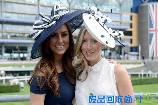 尽展优雅风采绅士名媛示范着装礼仪