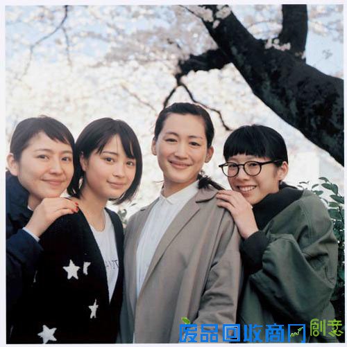 《海街日记》剧照：集齐绫濑遥、长泽雅美、夏帆、广濑铃四位日本“氧气美女“