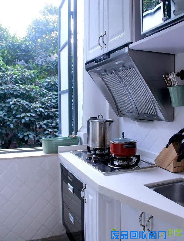 惊呆了！广州业主竟然把40平米的小单间装的这么“壕”！