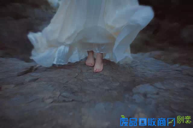 曾经发了疯的想，现在拼了命的忘