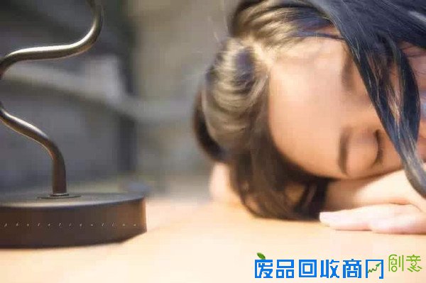 曾经发了疯的想，现在拼了命的忘