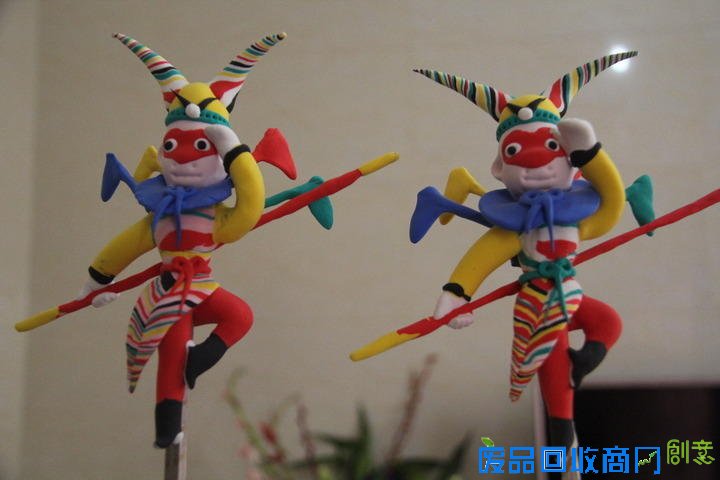 东阳面塑达人自学成才 一晚能卖200多件作品