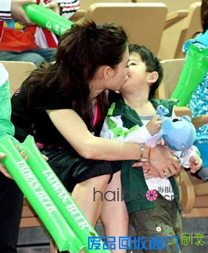 张柏芝将分娩 “锋芝恋”演绎现实生活中的童话