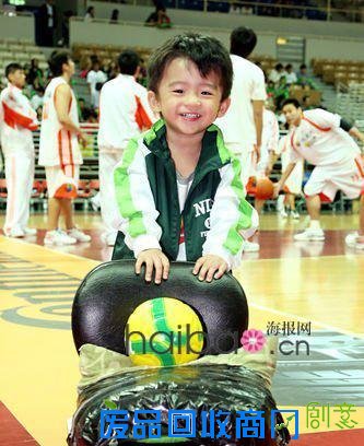 张柏芝将分娩 “锋芝恋”演绎现实生活中的童话