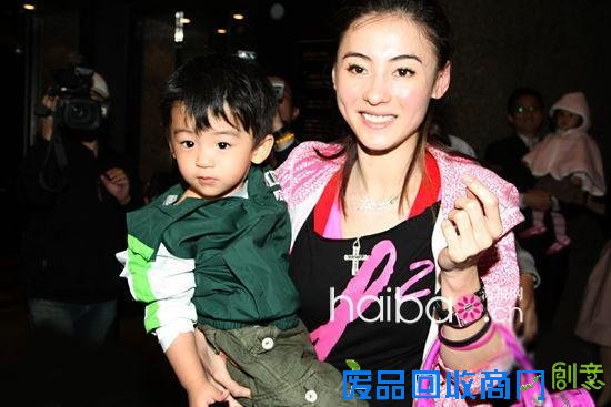 张柏芝将分娩 “锋芝恋”演绎现实生活中的童话