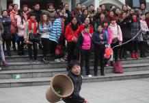 广西柳州：趣味竞技庆“三八”节