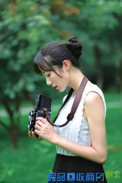 韩雪因真人秀成话题明星 怕被贝尔惩罚索性都做