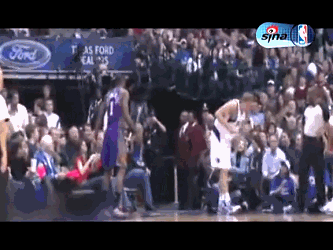 NBA搞笑动态图：场外观众笑不停！