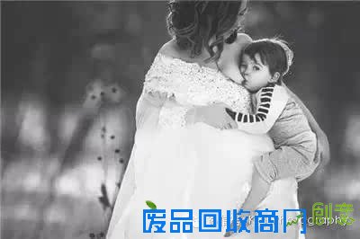 Ivette Ivens：为公众场合哺乳拍照声援