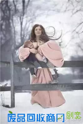 Ivette Ivens：为公众场合哺乳拍照声援