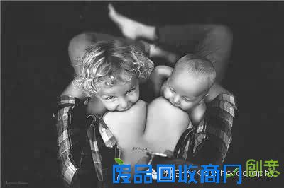 Ivette Ivens：为公众场合哺乳拍照声援