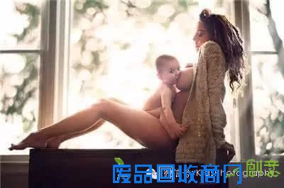 Ivette Ivens：为公众场合哺乳拍照声援