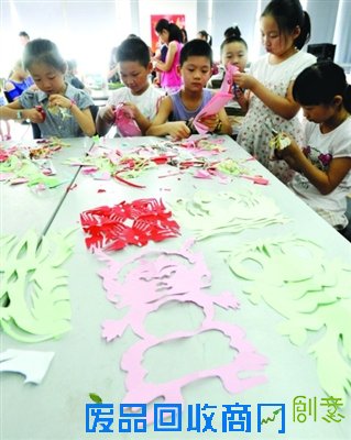 暑期传艺 民间艺人教孩子们绝活