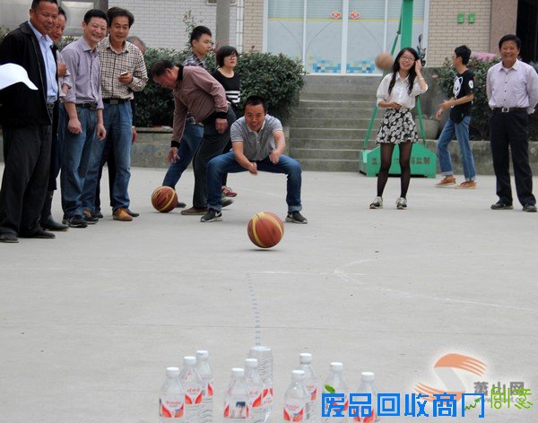 趣味运动会 居民欢乐多 