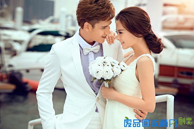 摆出双人美姿,让你们拍婚纱照更上相