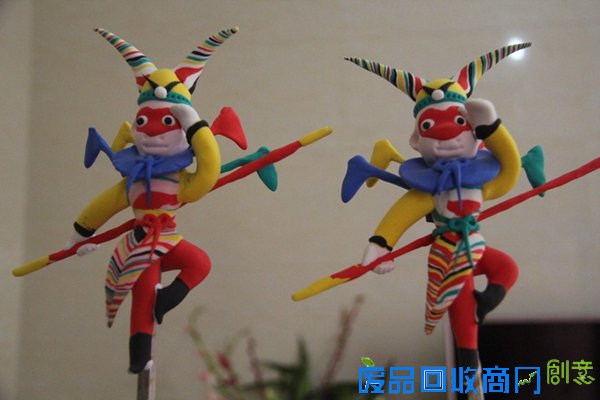 面塑达人自学成才 一晚卖出200多件作品