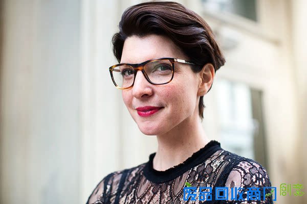 Luxottica携手中国剪纸艺术家邱珈推出时尚艺术数字项目