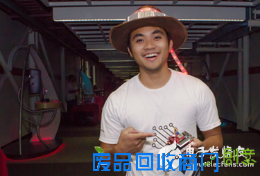 神级DIY：戴上快乐的智能帽