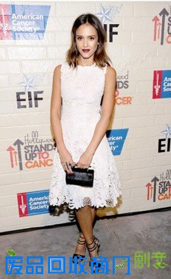 跟着Jessica Alba学习好穿搭