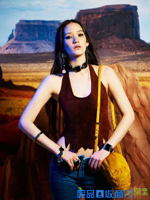 一个日本的珠宝品牌Ambush 把反叛的亚文化作为设计灵感