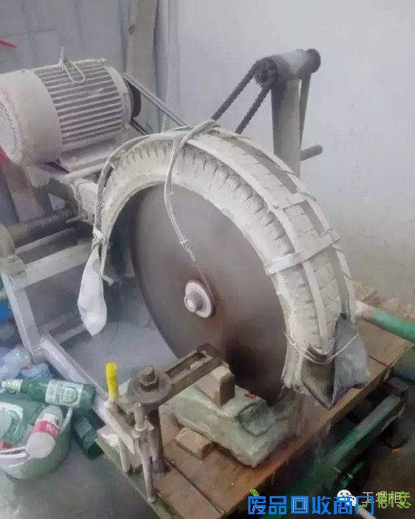 和田玉原石到手镯制作加工的全过程