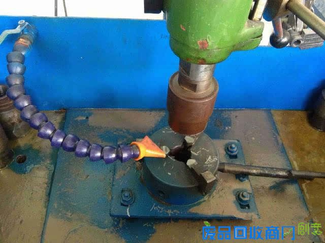 从赌石到手镯制作全过程 步步惊心