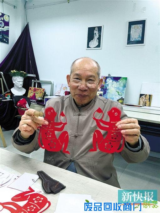 广州剪纸大师运剪如飞 呕心沥血制作《百蝶图》